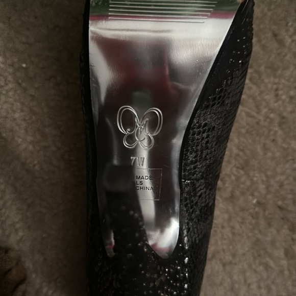 MARIAH CAREY PUMPS - Picture 3 of 3